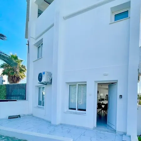 Serenity House בית נופש