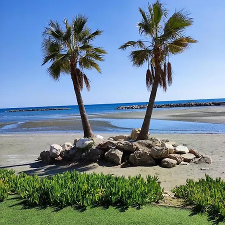 度假居 Serenity House 沃罗里尼