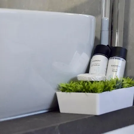 度假居 Serenity House 沃罗里尼