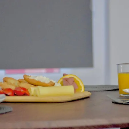 度假居 Serenity House 沃罗里尼